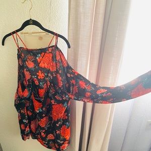 NWT Forever 21 Plus Black Floral Flowy Top 🛍